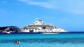 Iahtul unui oligarh rus confiscat în Sardinia a dispărut în mod misterios din port